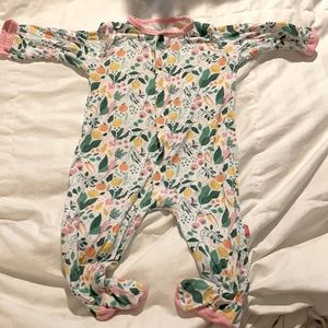 Magnetic snap down the front PJ by Magnetic Me. 3-6 months. 12-16 lbs.